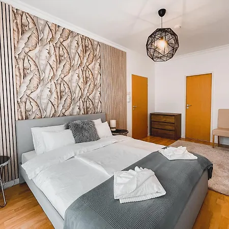 Apartamento Alice's Lakeside Escape Siófok